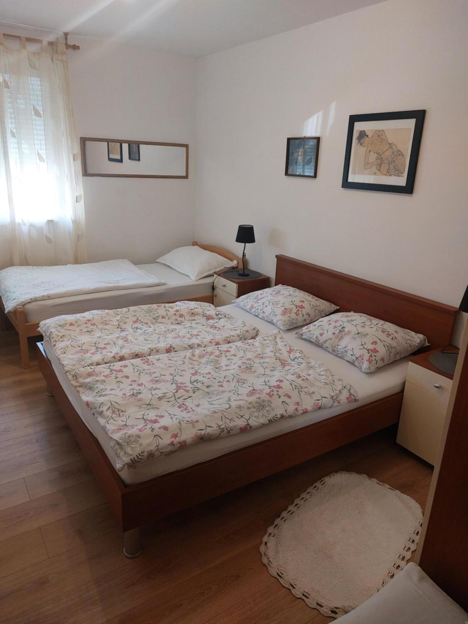 Ivanely Apartment *